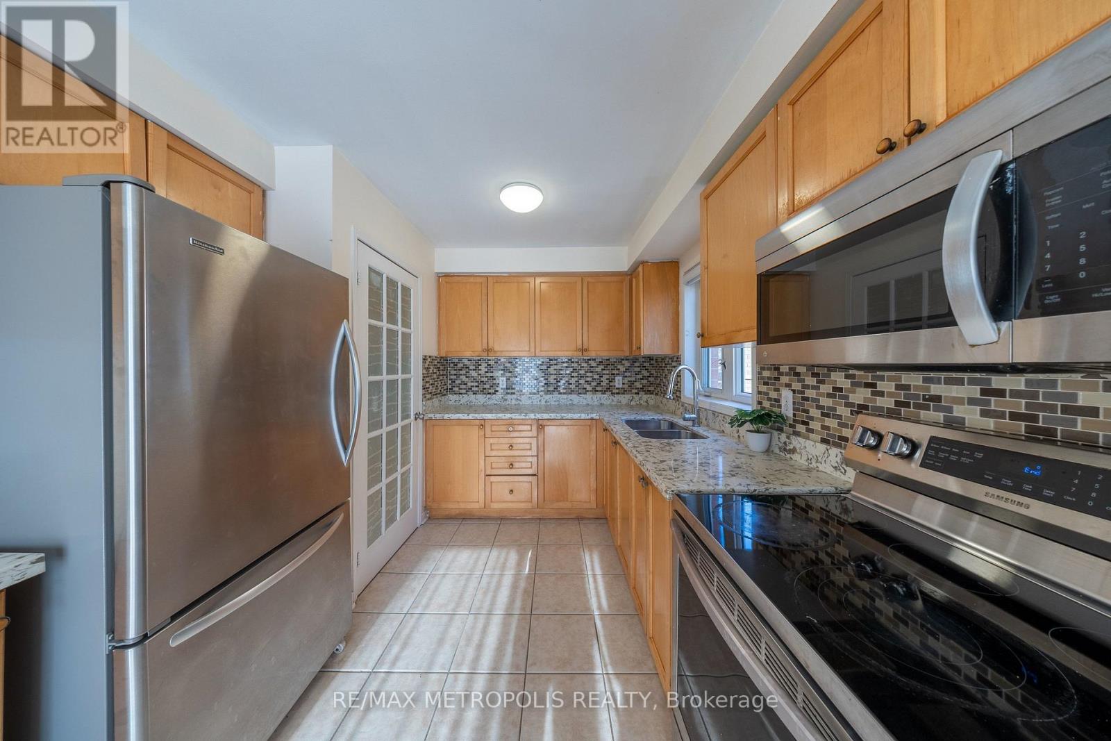 Main - 113 Highhill Drive, Toronto, Ontario  M1T 1N8 - Photo 7 - E12968034