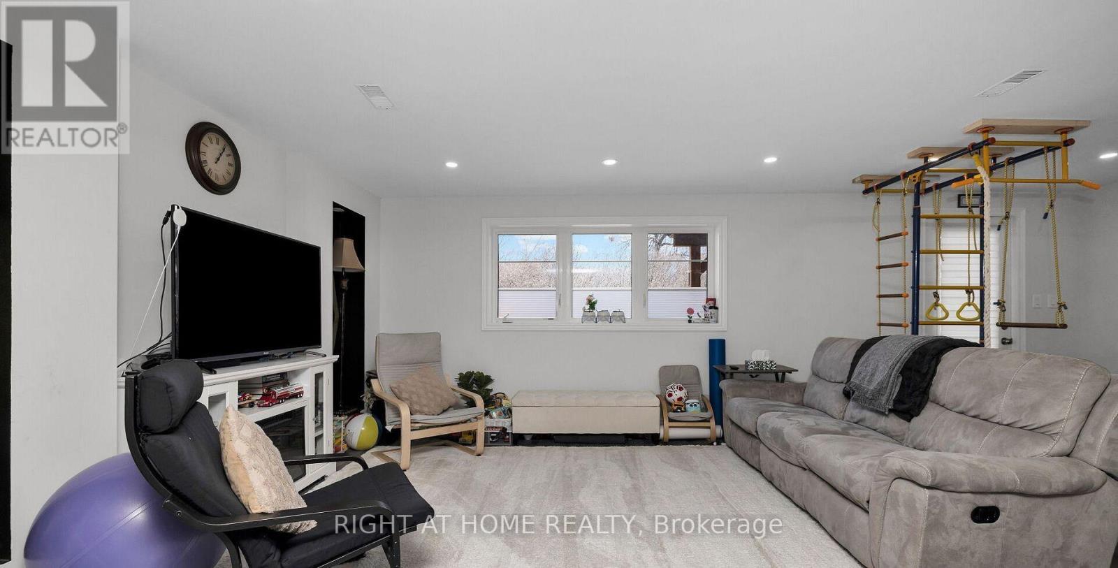 43 Westfield Drive, Whitby, Ontario  L1P 0E8 - Photo 2 - E12968036