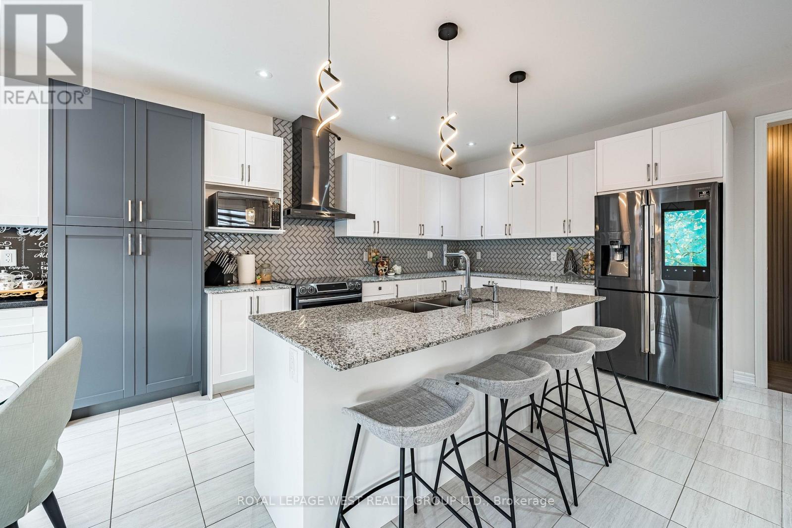 13 Arksey Street, Whitby, Ontario  L1P 0G5 - Photo 7 - E12968120