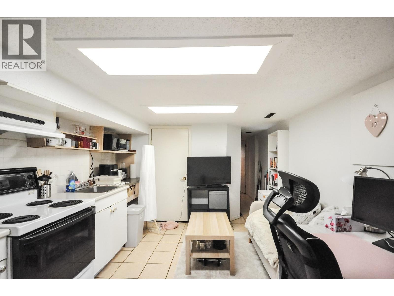 3156 Adanac Street, Vancouver, British Columbia V5K 2N9 - Photo 15 - R3107857