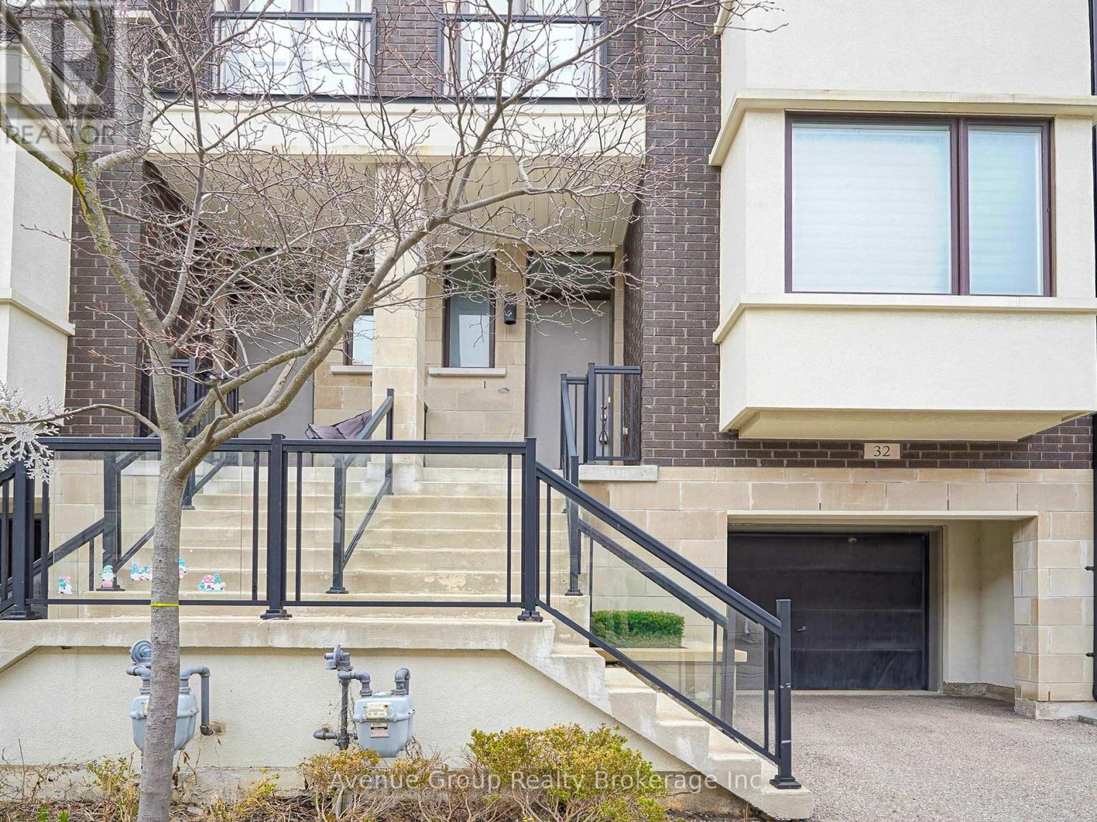 32 Genuine Lane, Richmond Hill, Ontario  L4B 0E5 - Photo 2 - N12968058