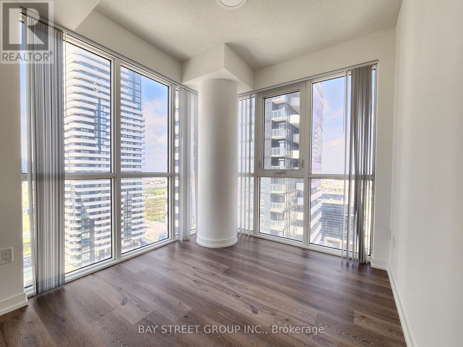 2203 - 28 Interchange Way, Vaughan, Ontario  L4K 0P8 - Photo 12 - N12968096