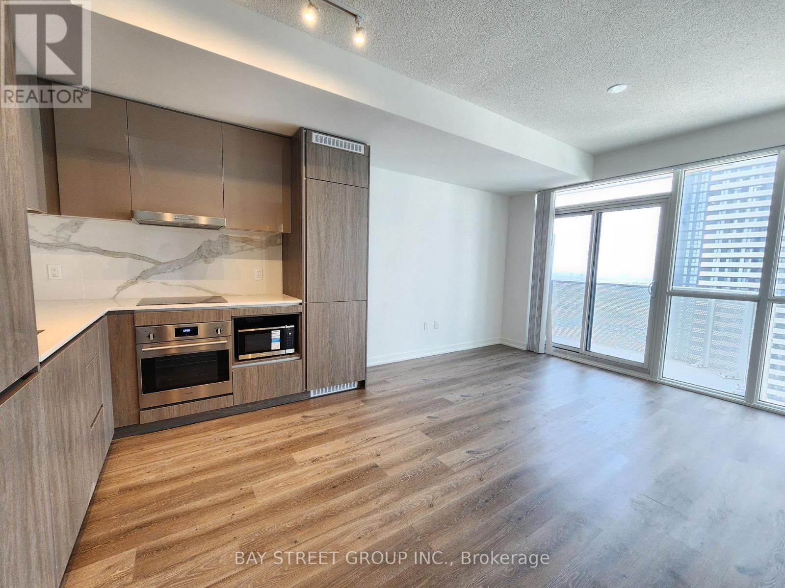 2203 - 28 Interchange Way, Vaughan, Ontario  L4K 0P8 - Photo 6 - N12968096