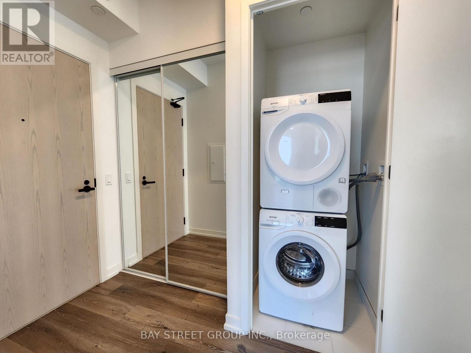 2203 - 28 Interchange Way, Vaughan, Ontario  L4K 0P8 - Photo 7 - N12968096