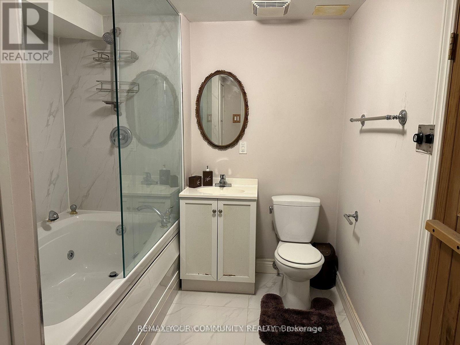 59 Topham Crescent, Richmond Hill, Ontario  L4C 9H2 - Photo 10 - N12968118