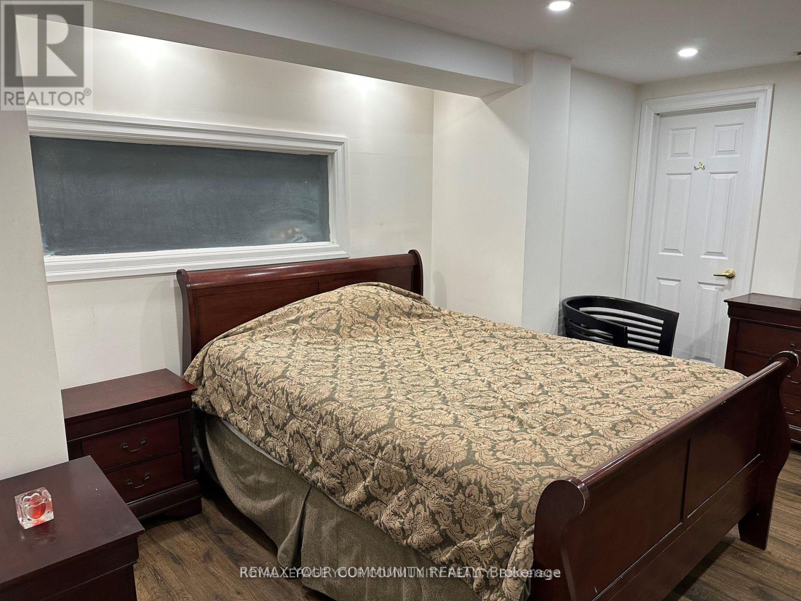 59 Topham Crescent, Richmond Hill, Ontario  L4C 9H2 - Photo 7 - N12968118