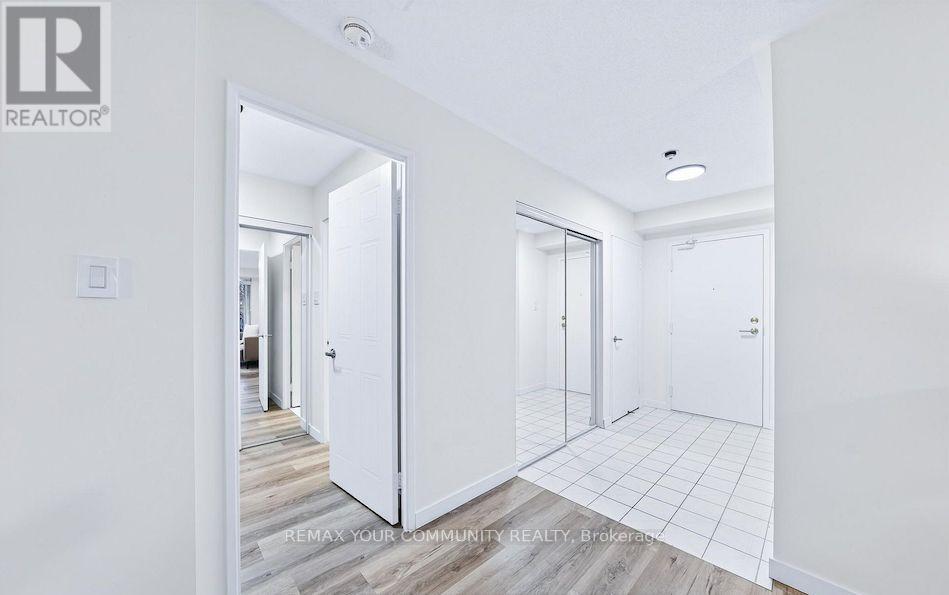 319 - 32 Clarissa Drive, Richmond Hill, Ontario  L4C 9R7 - Photo 8 - N12967788