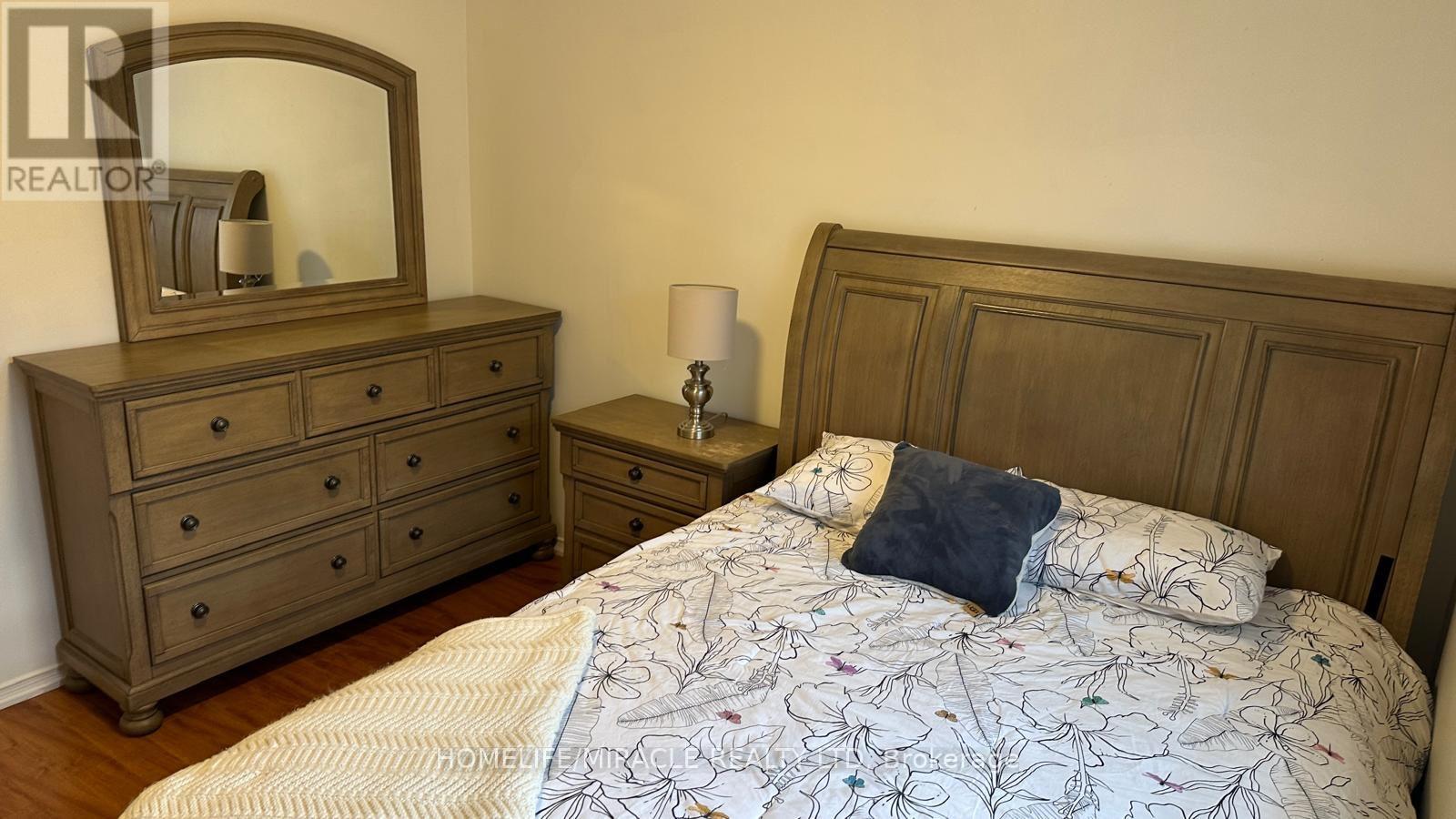 65 Fairhill Avenue, Brampton, Ontario  L7A 2E8 - Photo 18 - W12968006