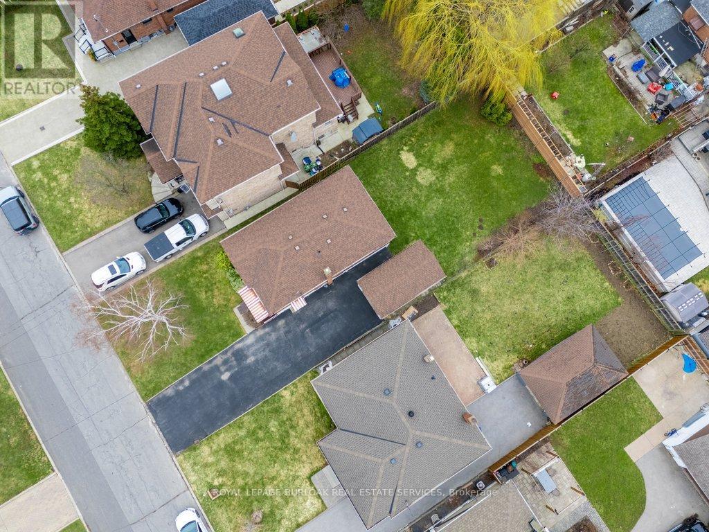 39 Wickford Drive, Toronto, Ontario  M6L 1K9 - Photo 35 - W12967988