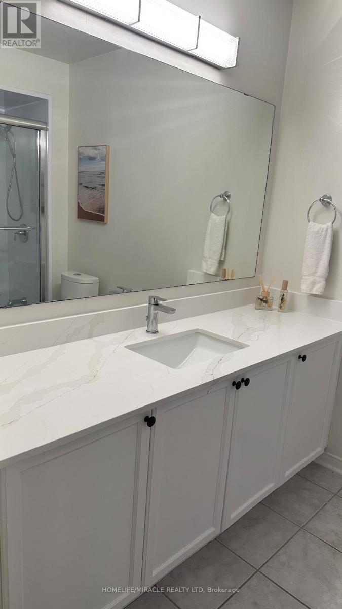 65 Fairhill Avenue, Brampton, Ontario  L7A 2E8 - Photo 19 - W12968006