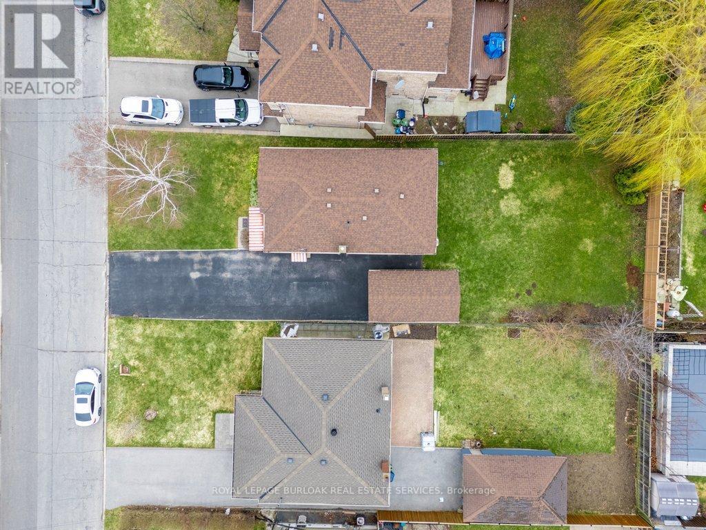 39 Wickford Drive, Toronto, Ontario  M6L 1K9 - Photo 36 - W12967988