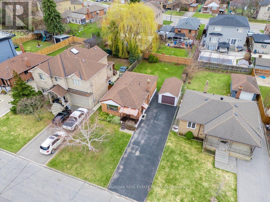 39 Wickford Drive, Toronto, Ontario  M6L 1K9 - Photo 37 - W12967988