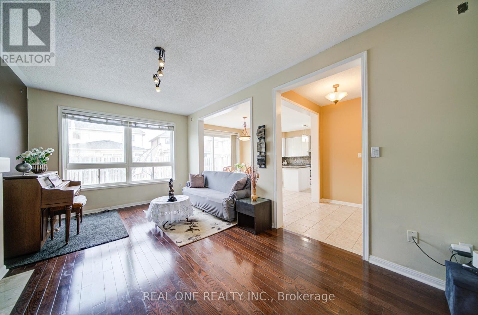 3696 Waterfall Crescent, Mississauga, Ontario  L5N 8G8 - Photo 16 - W12968030