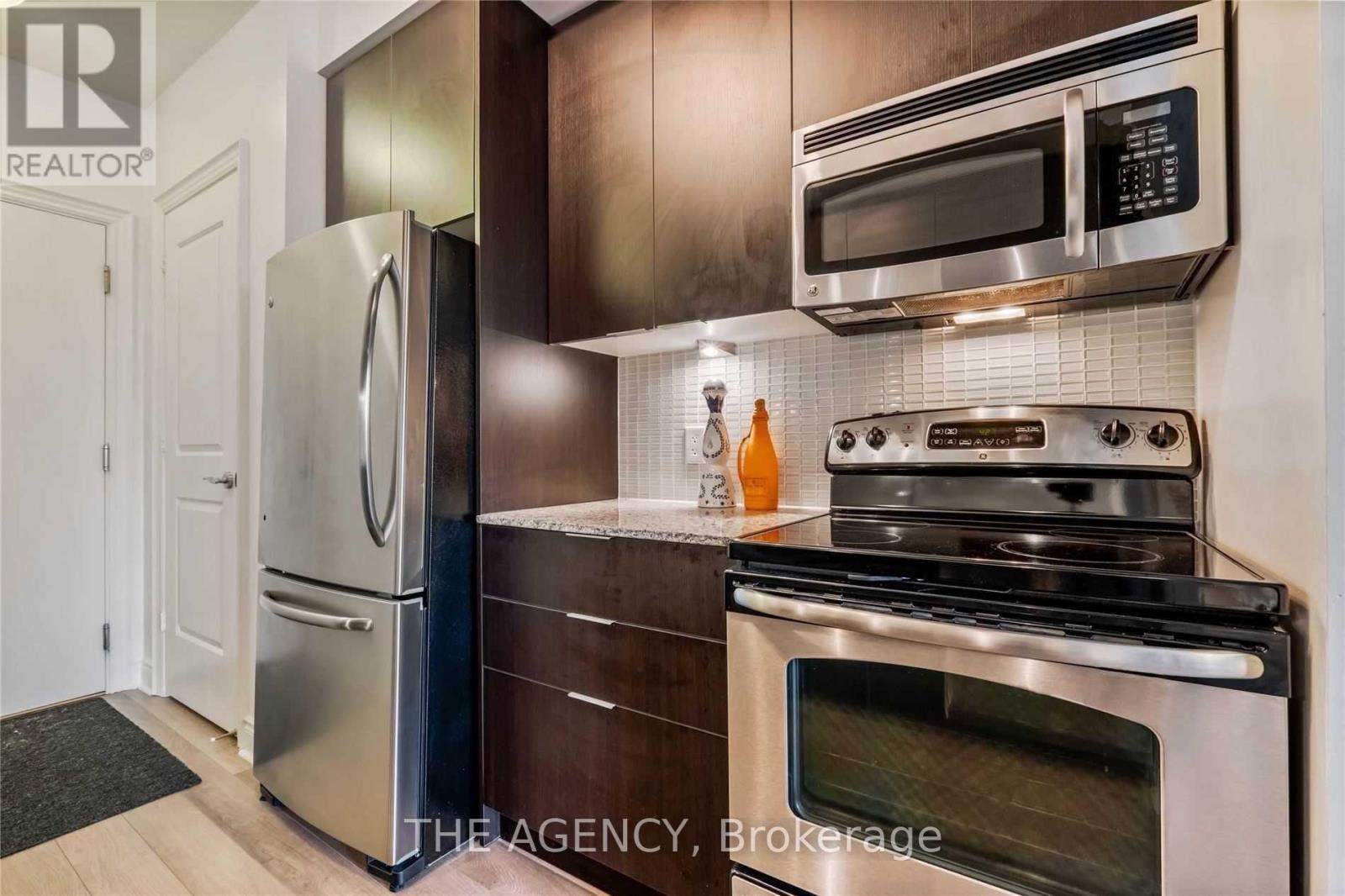 1013 - 16 Brookers Lane, Toronto, Ontario  M8V 0A5 - Photo 10 - W12968082