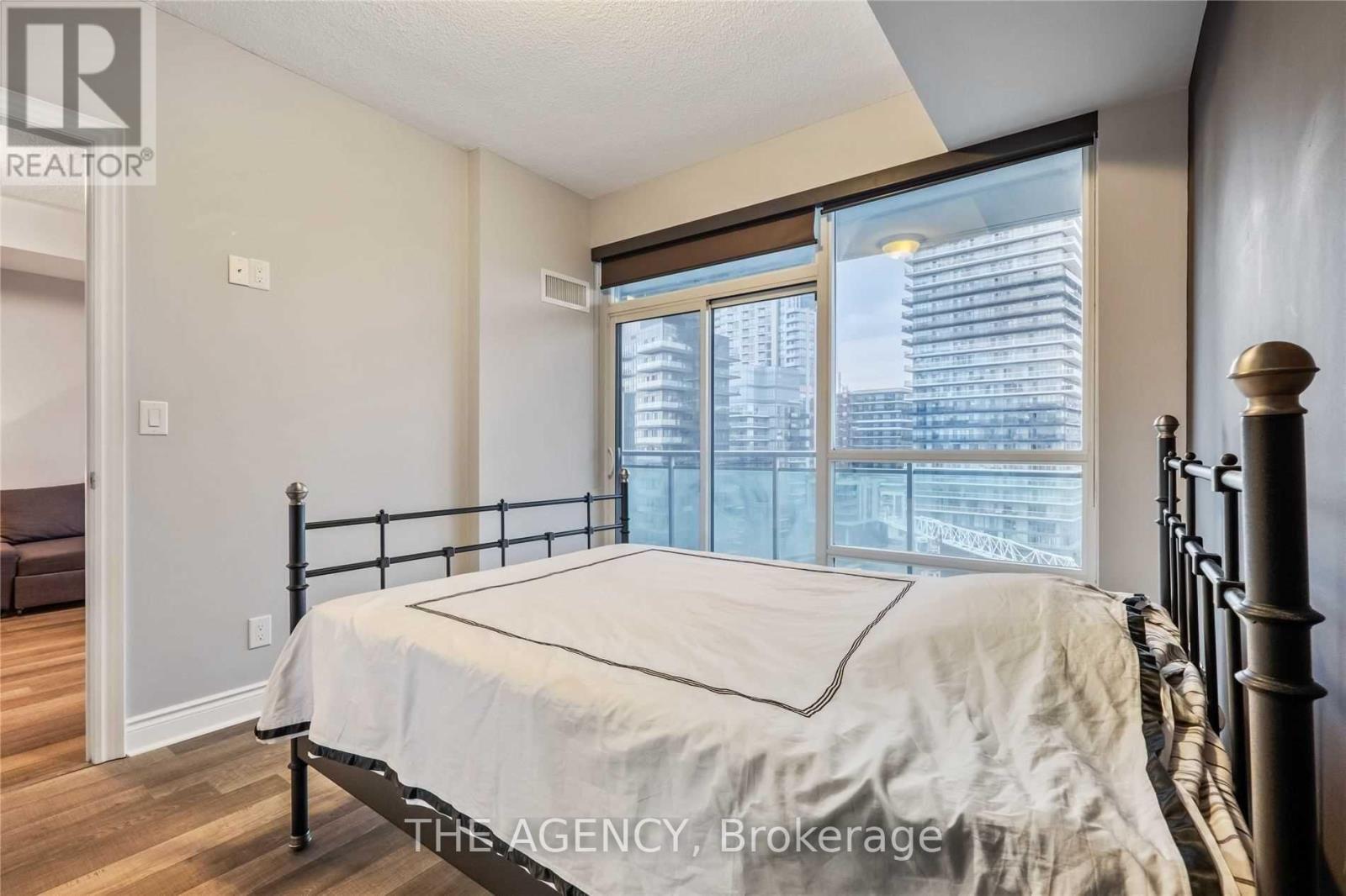 1013 - 16 Brookers Lane, Toronto, Ontario  M8V 0A5 - Photo 15 - W12968082