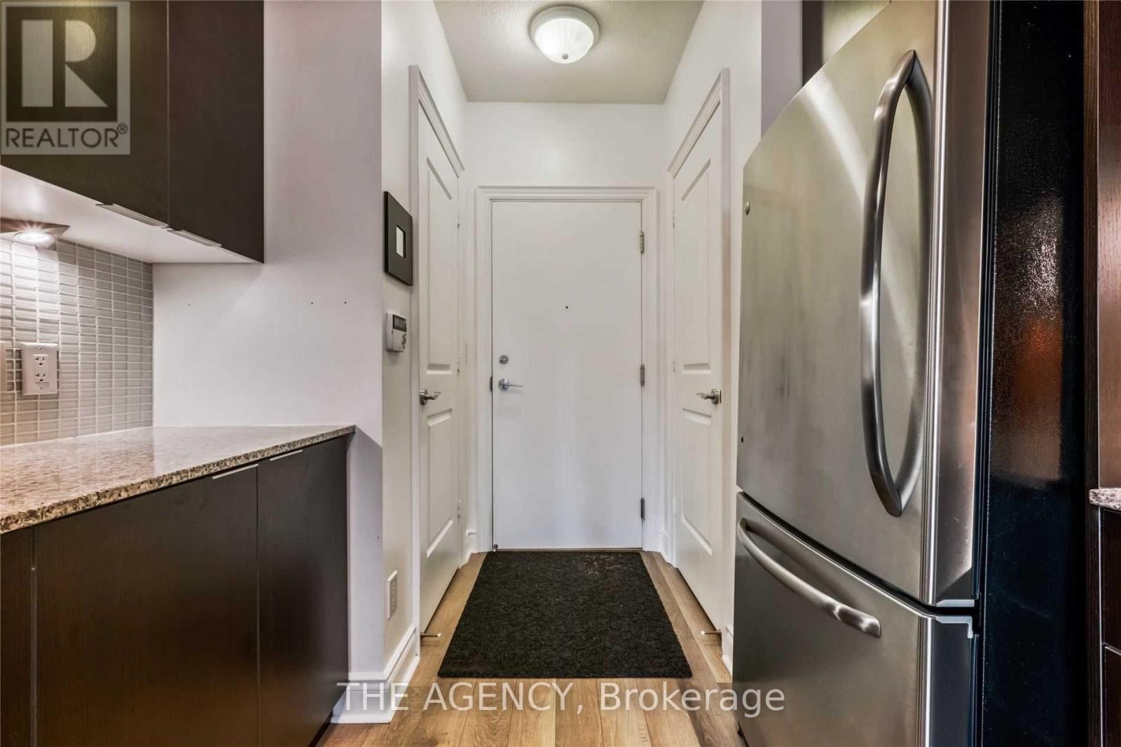 1013 - 16 Brookers Lane, Toronto, Ontario  M8V 0A5 - Photo 5 - W12968082