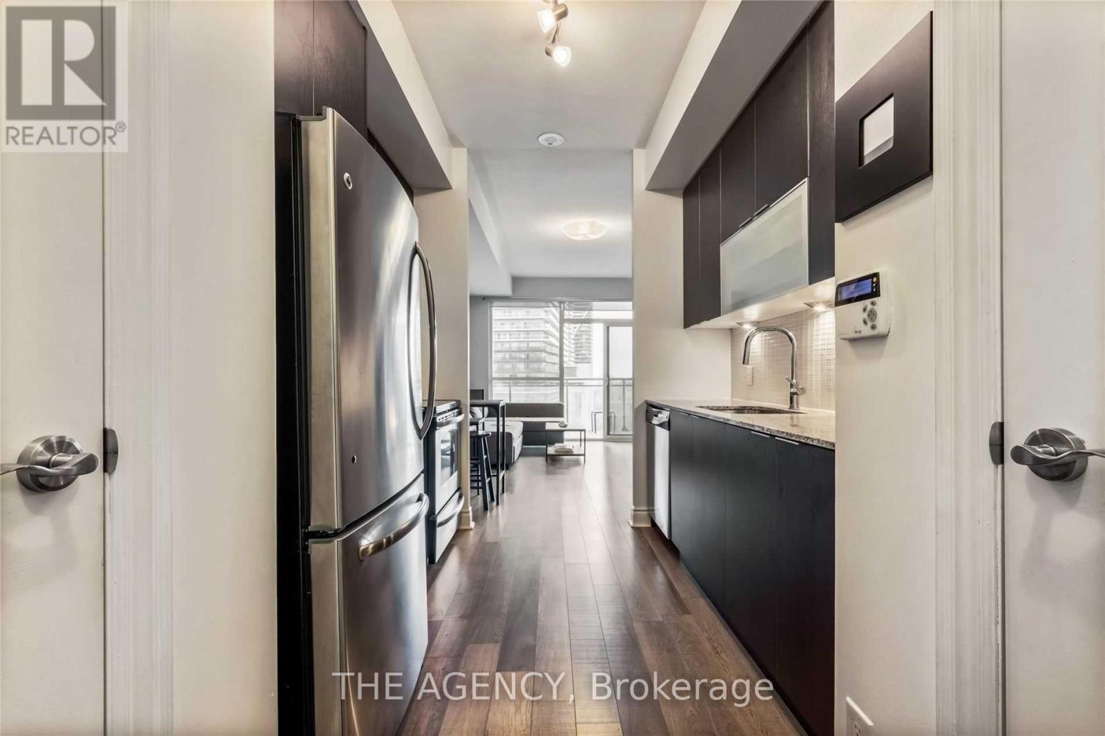 1013 - 16 Brookers Lane, Toronto, Ontario  M8V 0A5 - Photo 7 - W12968082