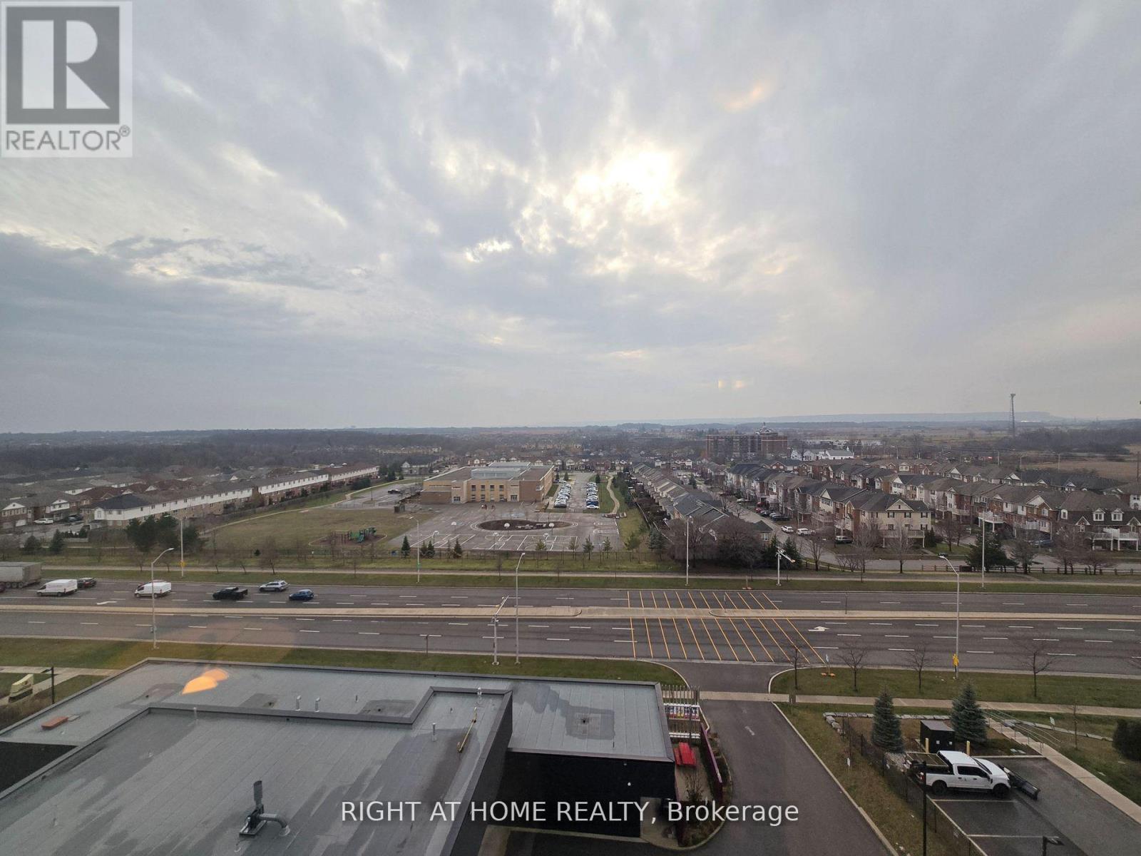 833 - 2450 Old Bronte Road, Oakville, Ontario  L6M 5P6 - Photo 28 - W12968102