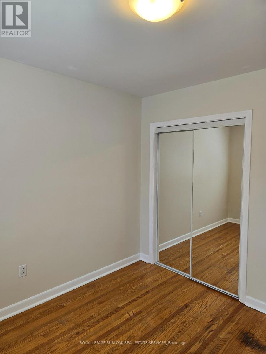 1 - 712 Ross Street, Burlington, Ontario  L7S 1S2 - Photo 12 - W12968112