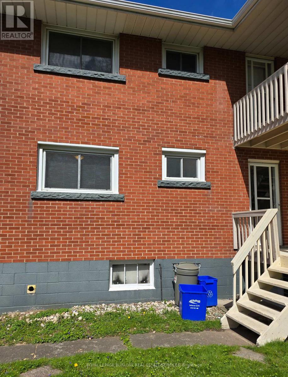 1 - 712 Ross Street, Burlington, Ontario  L7S 1S2 - Photo 16 - W12968112