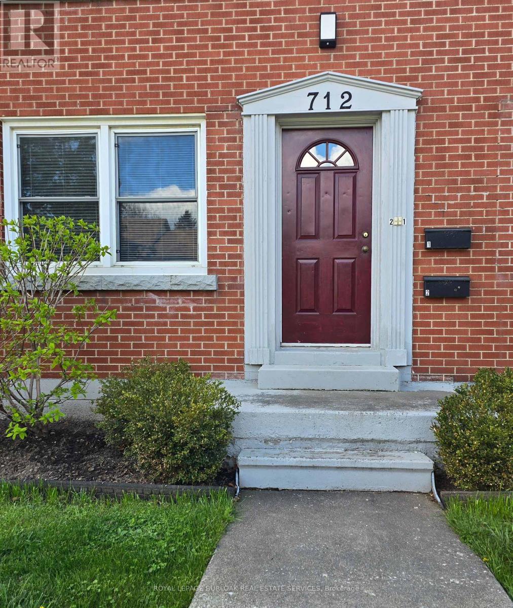 1 - 712 Ross Street, Burlington, Ontario  L7S 1S2 - Photo 2 - W12968112