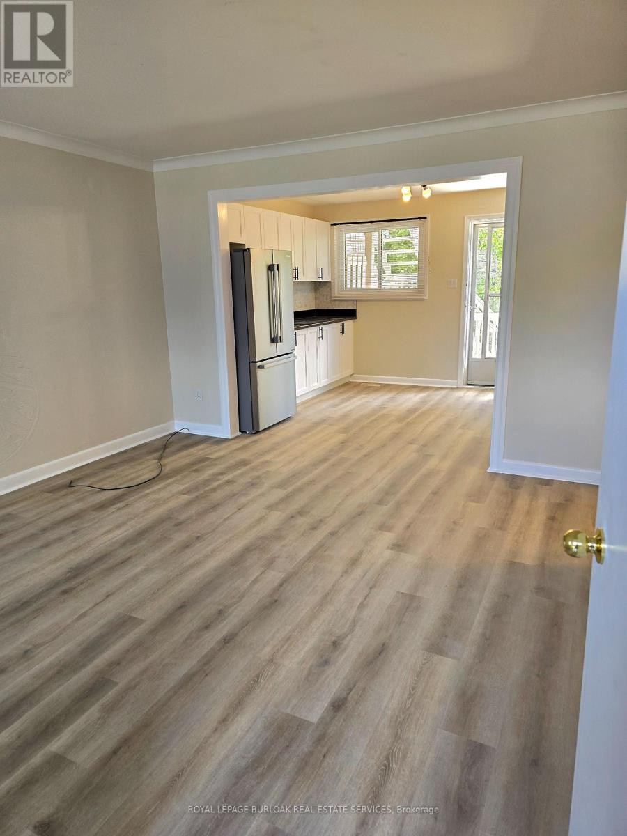 1 - 712 Ross Street, Burlington, Ontario  L7S 1S2 - Photo 3 - W12968112