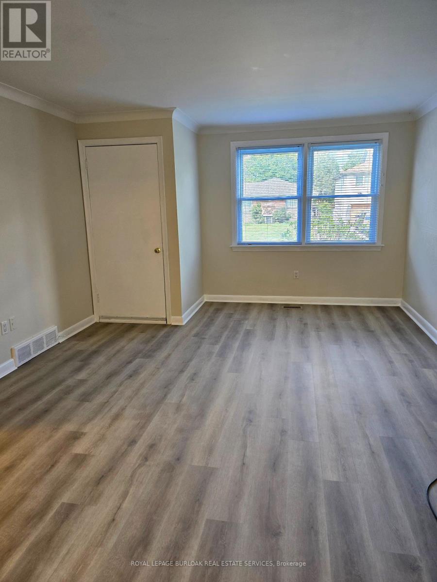 1 - 712 Ross Street, Burlington, Ontario  L7S 1S2 - Photo 4 - W12968112