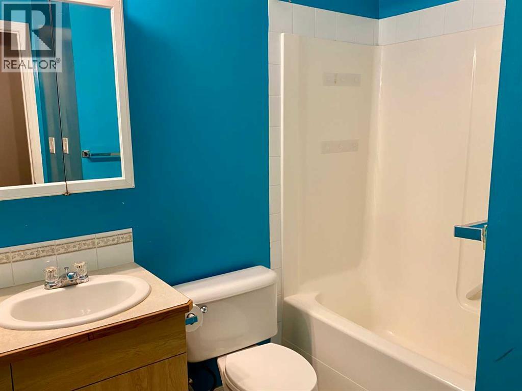 4, 5 Tartan Boulevard W, Lethbridge, Alberta  T1J 4Y5 - Photo 10 - A2299777