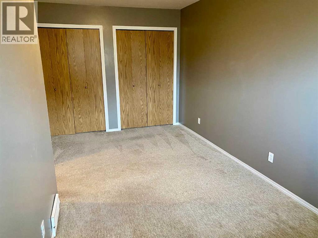 4, 5 Tartan Boulevard W, Lethbridge, Alberta  T1J 4Y5 - Photo 9 - A2299777