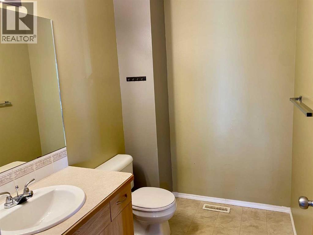 4, 5 Tartan Boulevard W, Lethbridge, Alberta  T1J 4Y5 - Photo 7 - A2299777