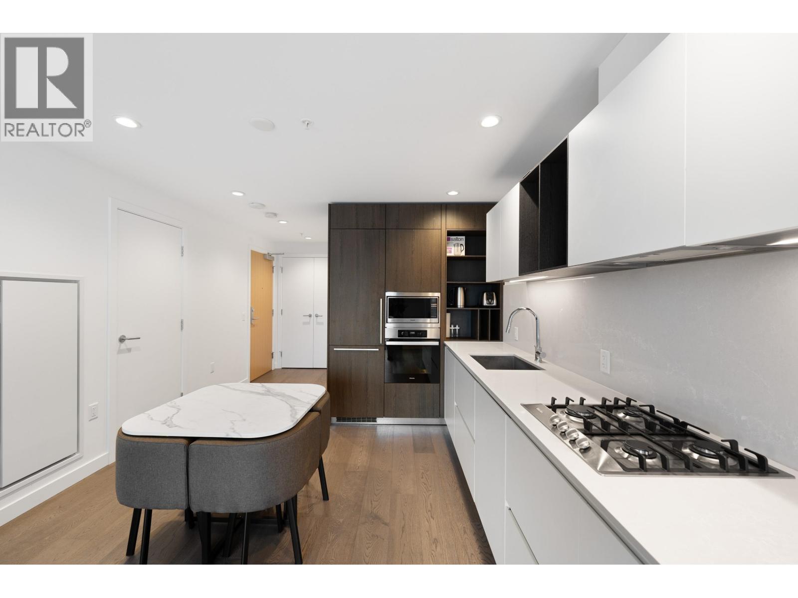 1801 6000 MCKAY AVENUE, Burnaby, British Columbia