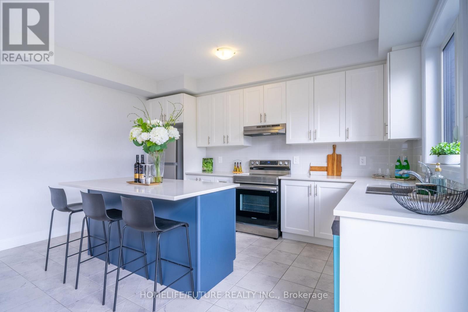 22 Mckay Avenue, Kawartha Lakes, Ontario  K9V 0R2 - Photo 11 - X12968108