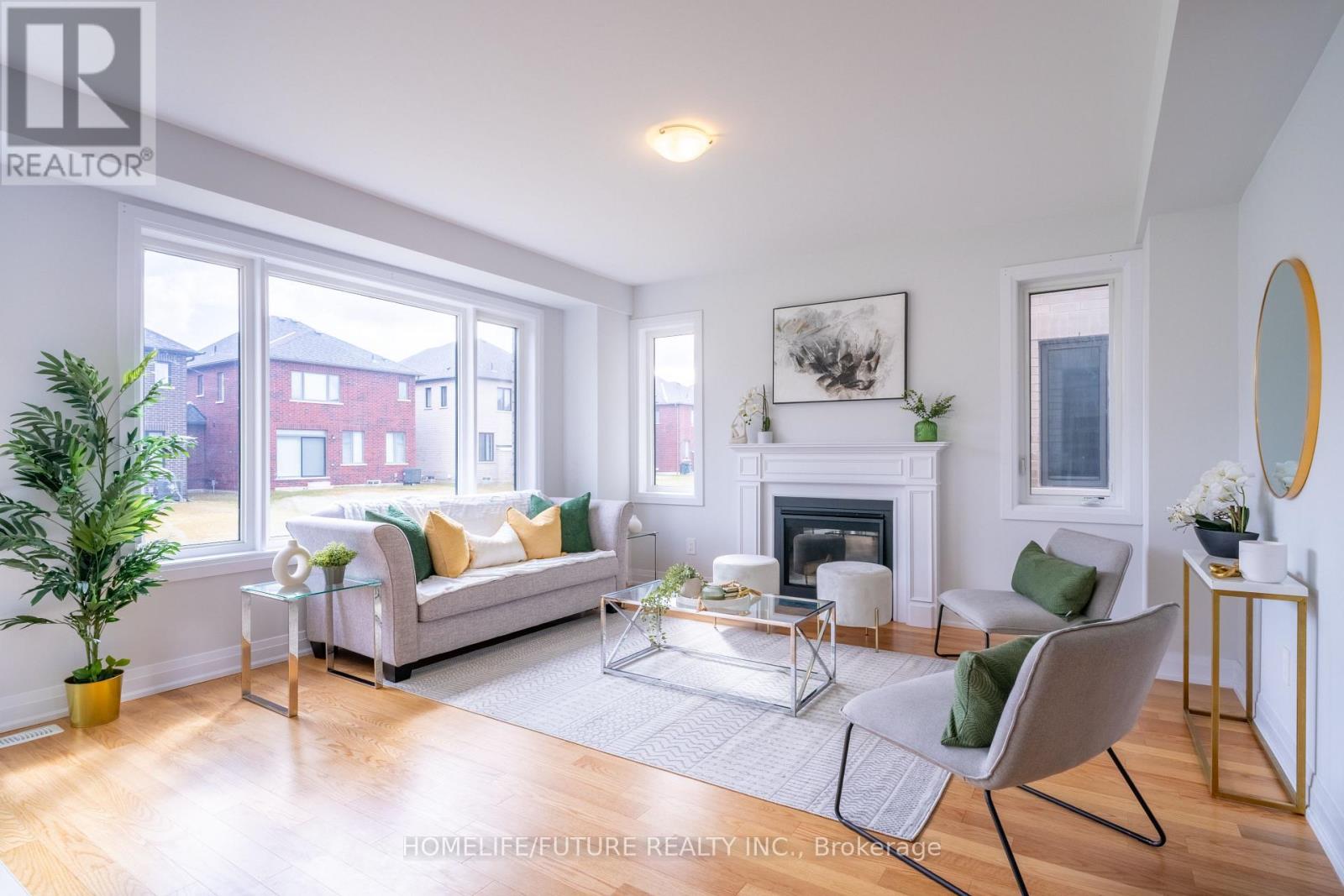 22 Mckay Avenue, Kawartha Lakes, Ontario  K9V 0R2 - Photo 6 - X12968108