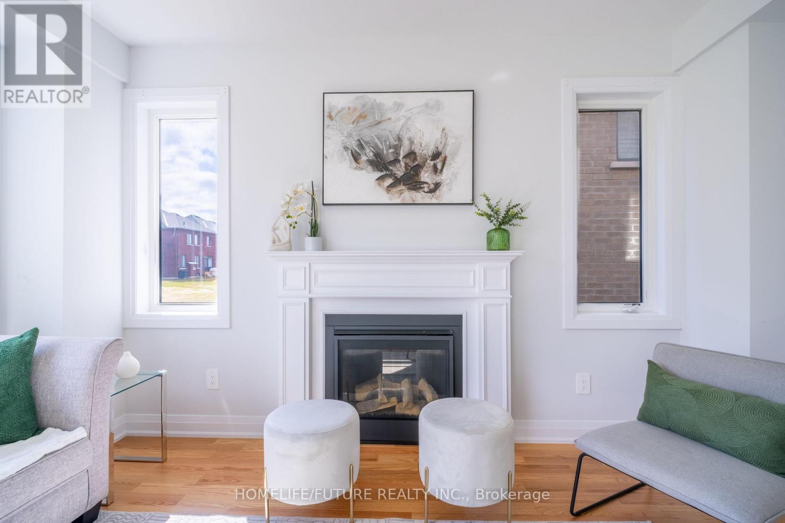 22 Mckay Avenue, Kawartha Lakes, Ontario  K9V 0R2 - Photo 8 - X12968108