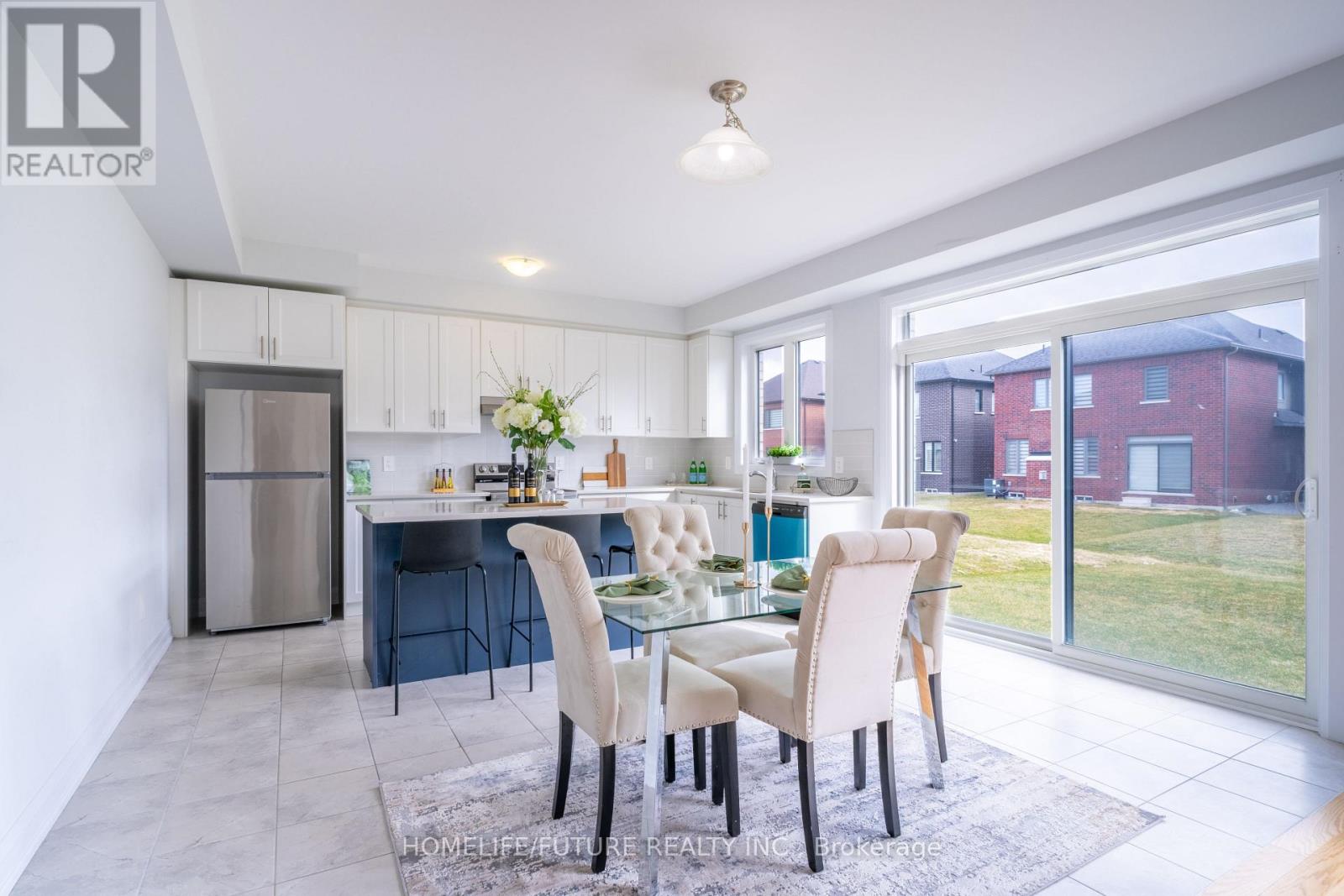 22 Mckay Avenue, Kawartha Lakes, Ontario  K9V 0R2 - Photo 9 - X12968108