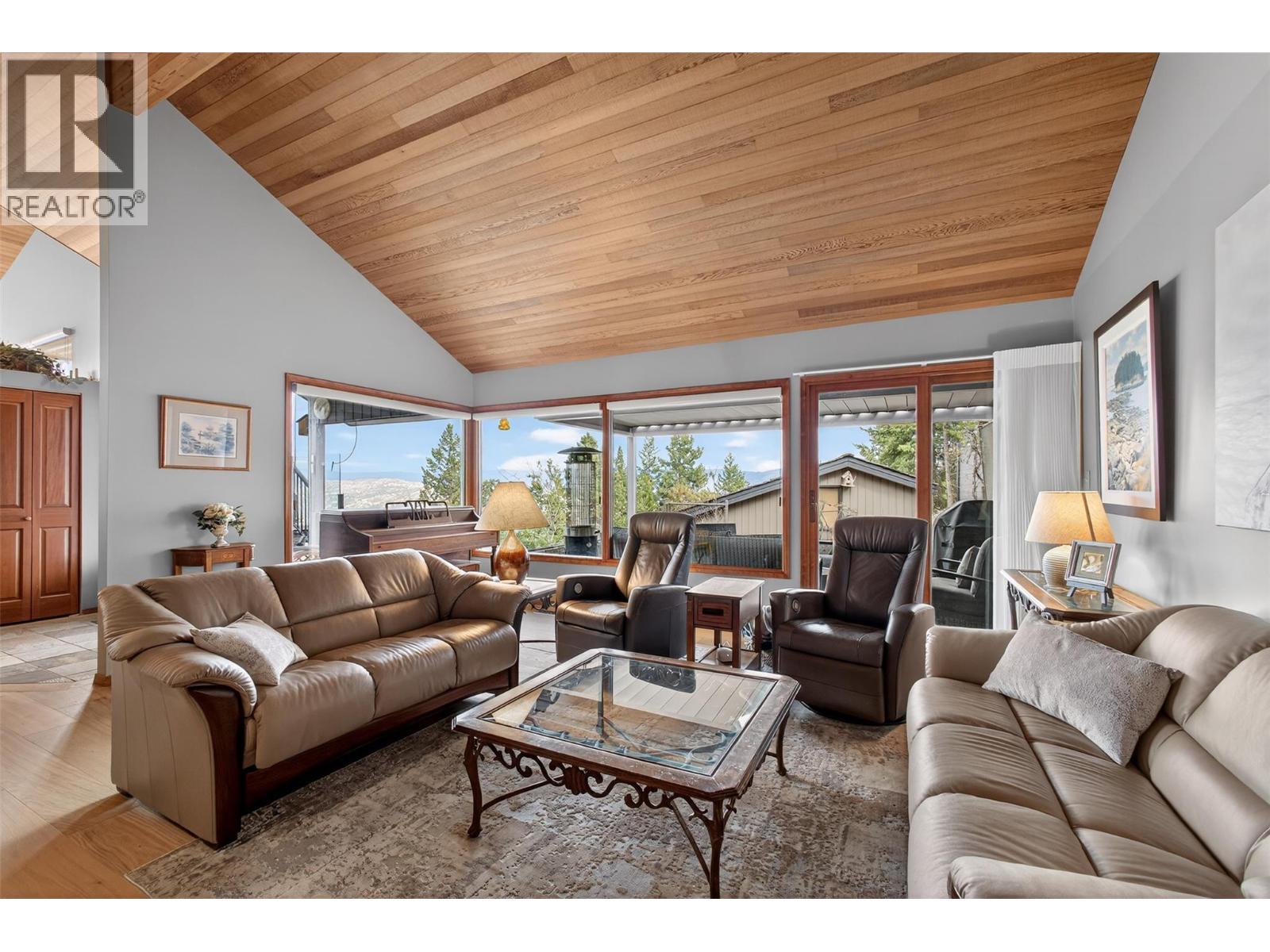 935 Lloyd Jones Drive West Kelowna Photo 9 935 Lloyd Jones Drive West Kelowna Photo 9