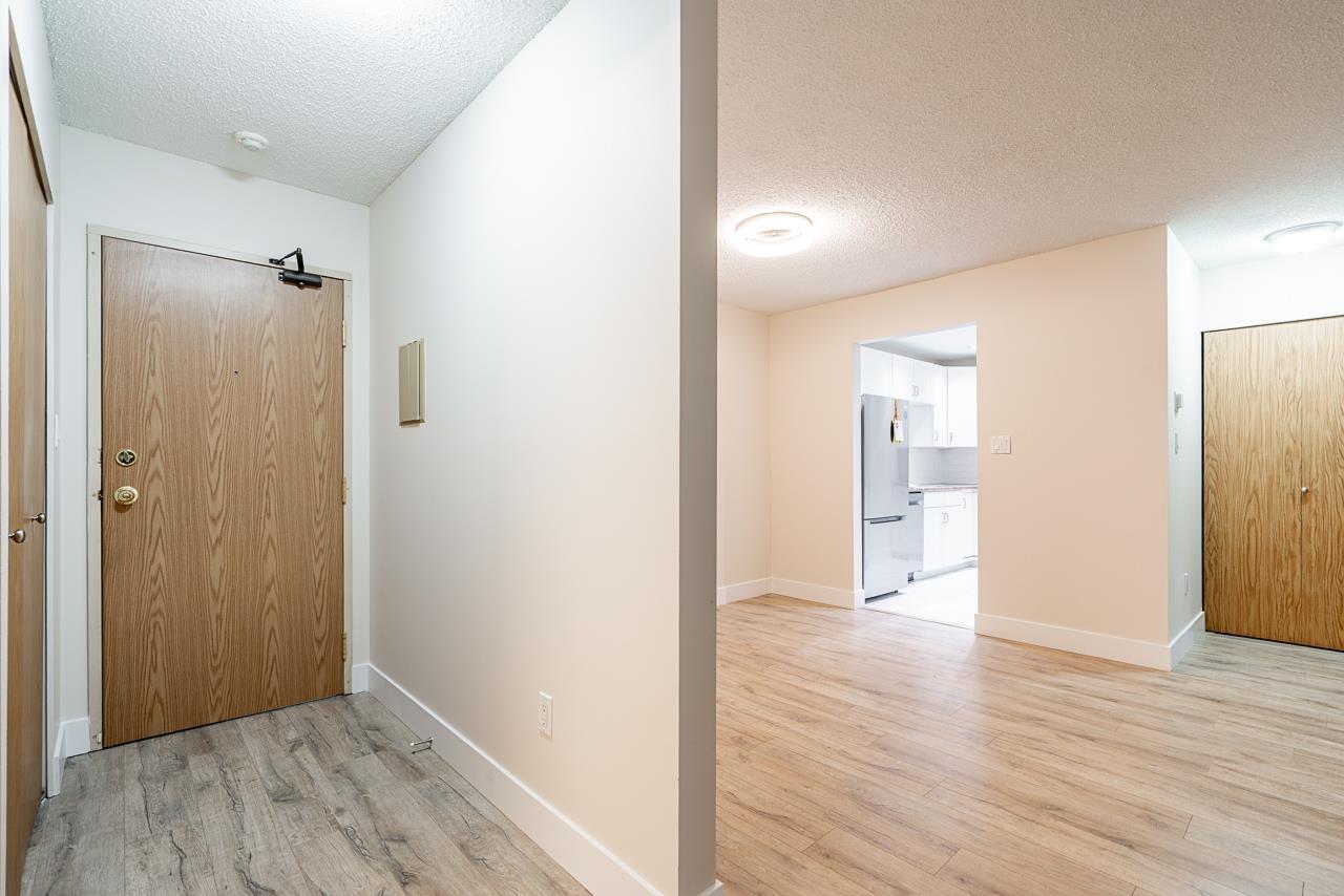 208 10644 151a Street, Surrey, British Columbia  V3R 8R3 - Photo 5 - R3106955