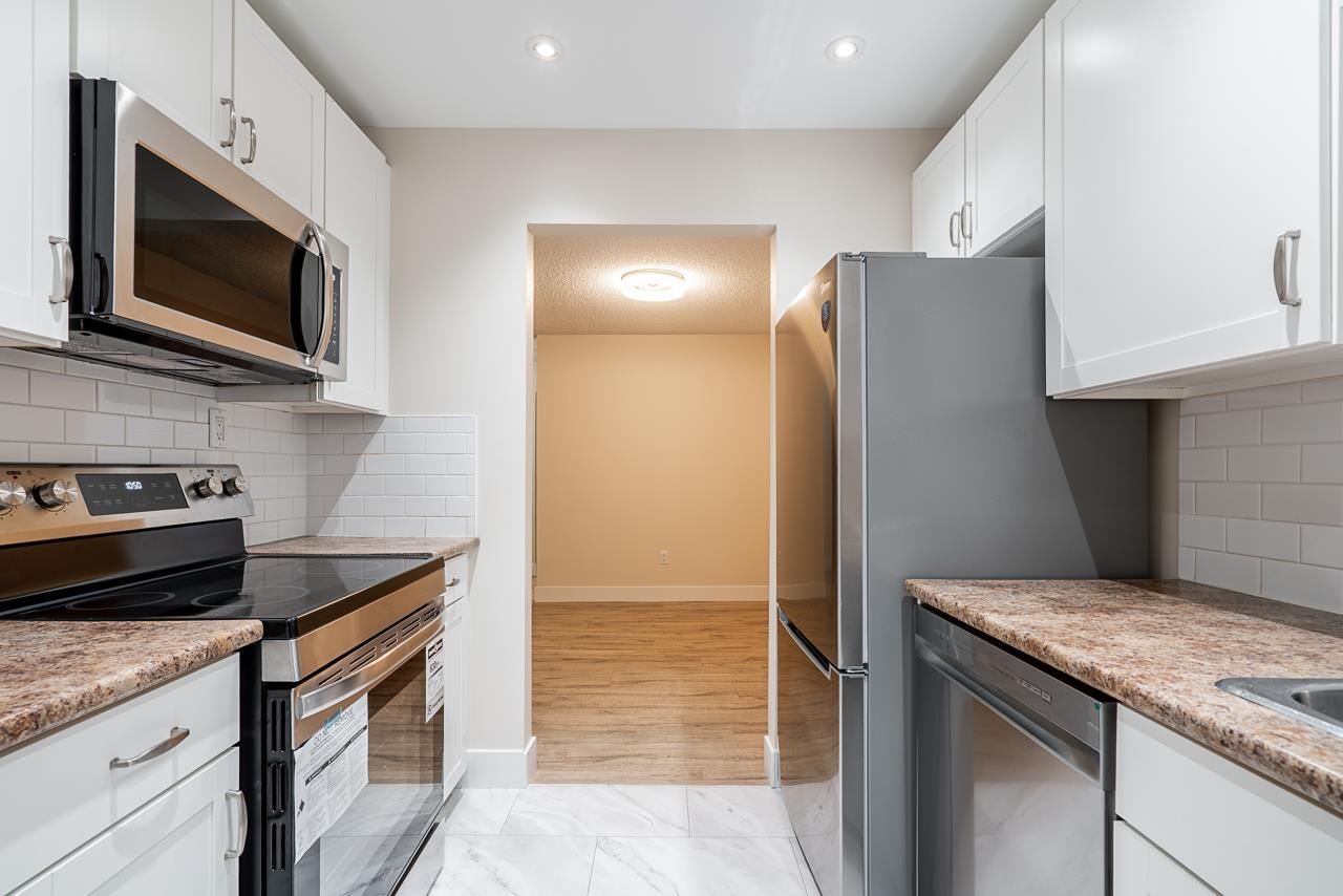 208 10644 151a Street, Surrey, British Columbia  V3R 8R3 - Photo 9 - R3106955