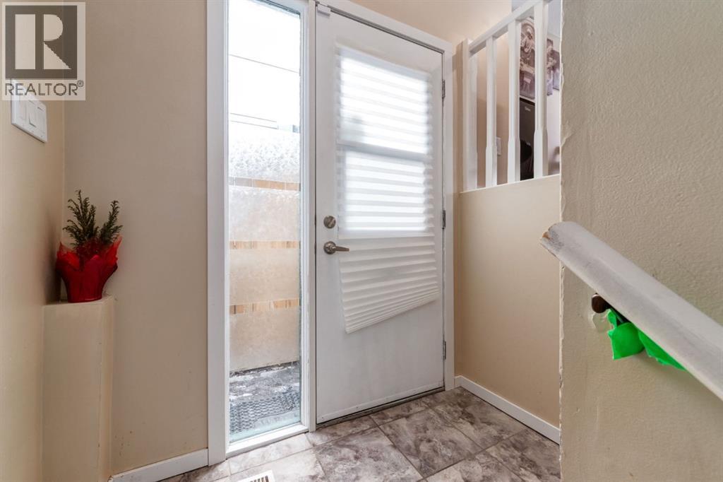 3 Woodglen Crescent SW, Calgary, Alberta  T2W 4L1 - Photo 28 - A2296395