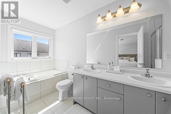 15 Landolfi Way, Bradford West Gwillimbury, Ontario  L3Z 4L6 - Photo 26 - N12963690