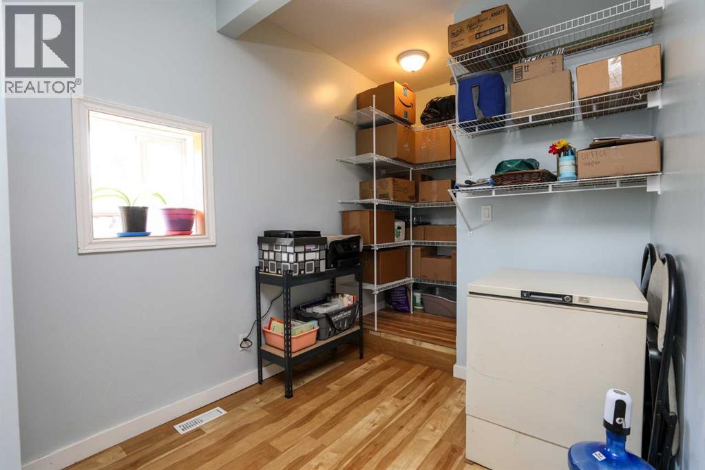 174 S 2 Street W, Magrath, Alberta  T0K 1J0 - Photo 12 - A2299805