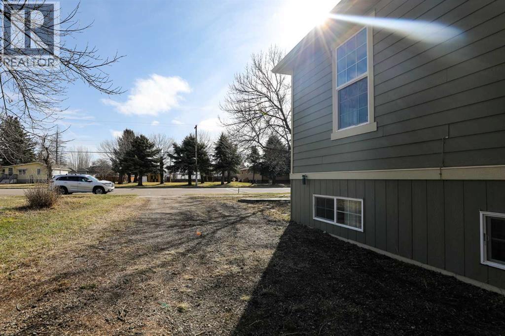 174 S 2 Street W, Magrath, Alberta  T0K 1J0 - Photo 29 - A2299805