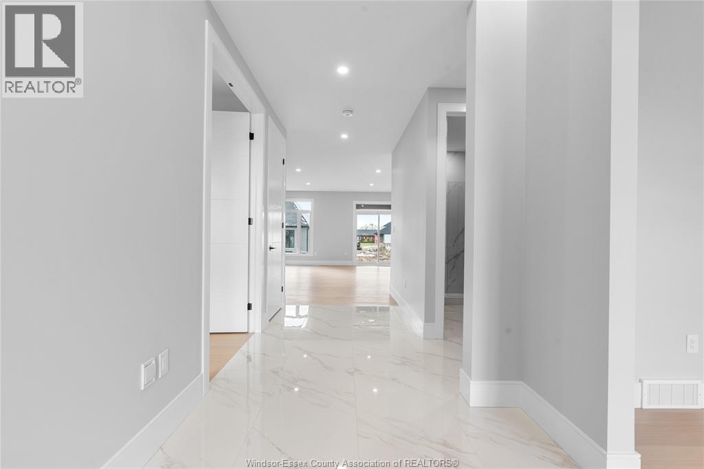 4615 Huron Church Line Road, Lasalle, Ontario  N9H 1H3 - Photo 10 - 26007241