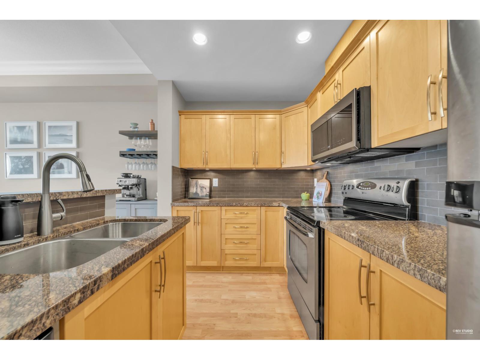 312 5430 201 Street, Langley, British Columbia  V3A 0A2 - Photo 8 - R3108111