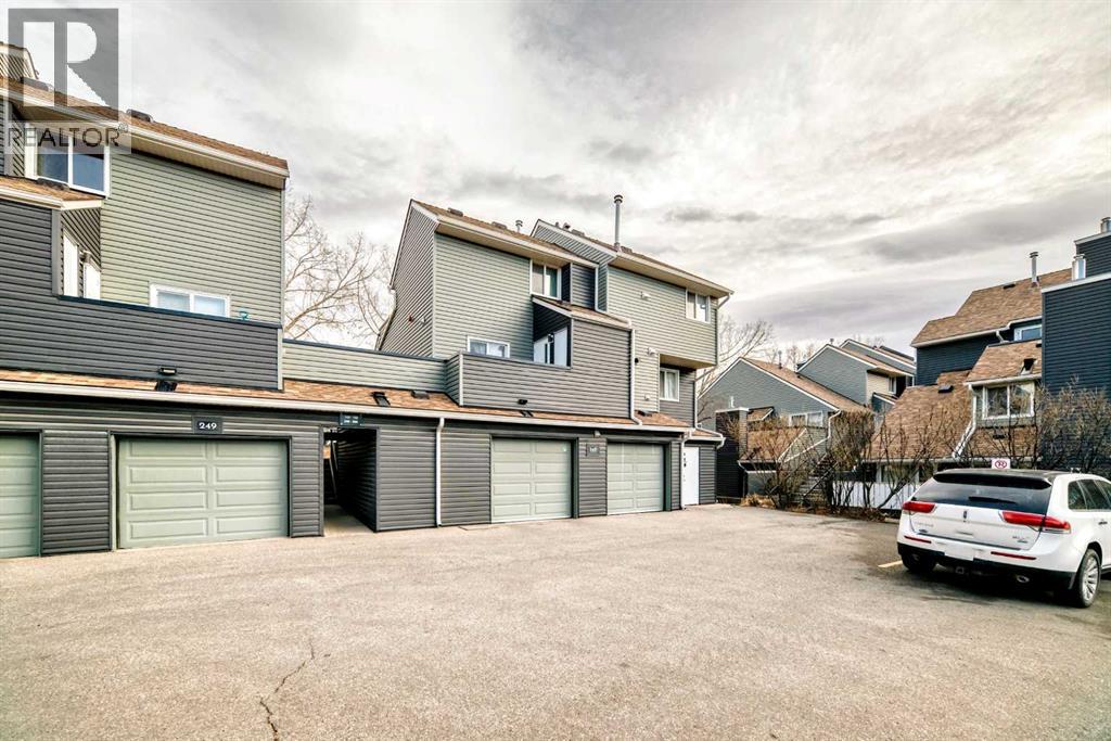 149, 66 Glamis Green Sw, Calgary, Alberta  T2E 6V1 - Photo 32 - A2294788