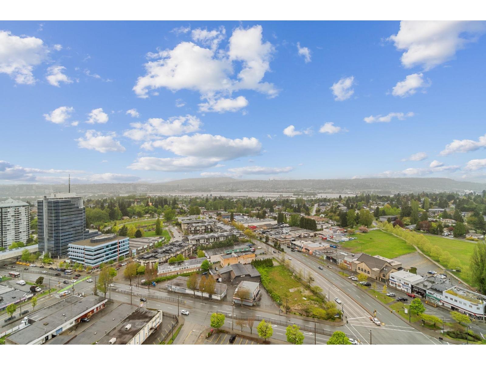 2302 10750 135a Street, Surrey, British Columbia  V3T 0V4 - Photo 2 - R3108109