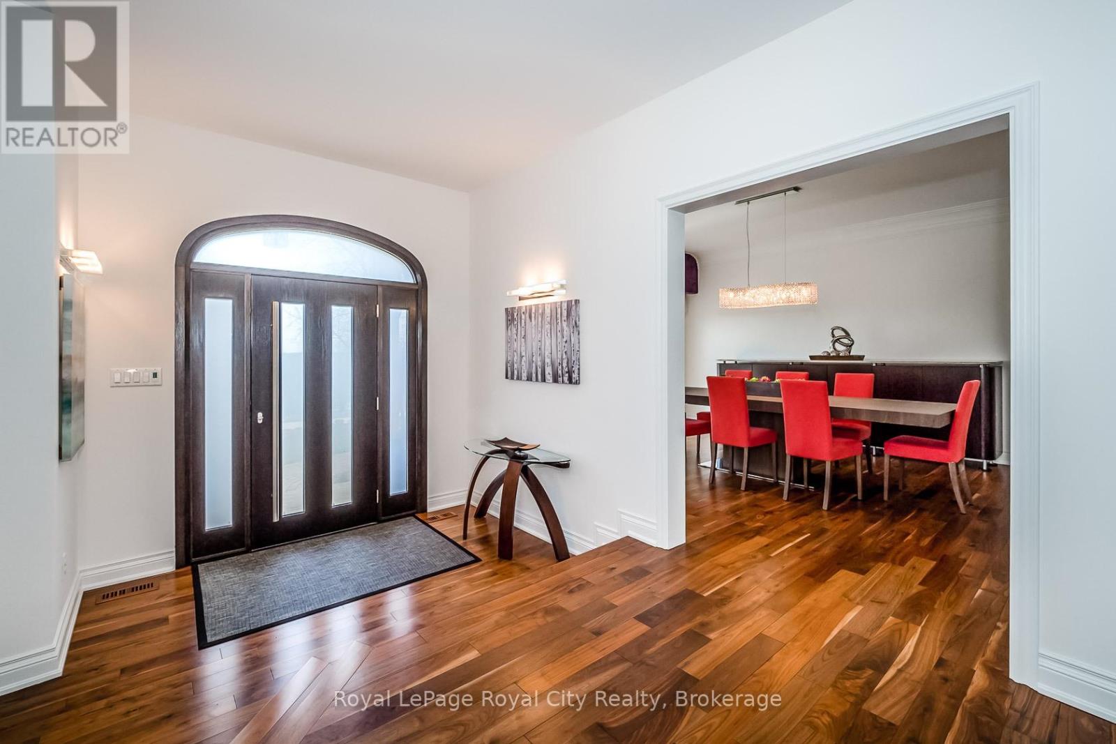 20 Fox Run Drive, Puslinch, Ontario  N0B 2J0 - Photo 4 - X12968154