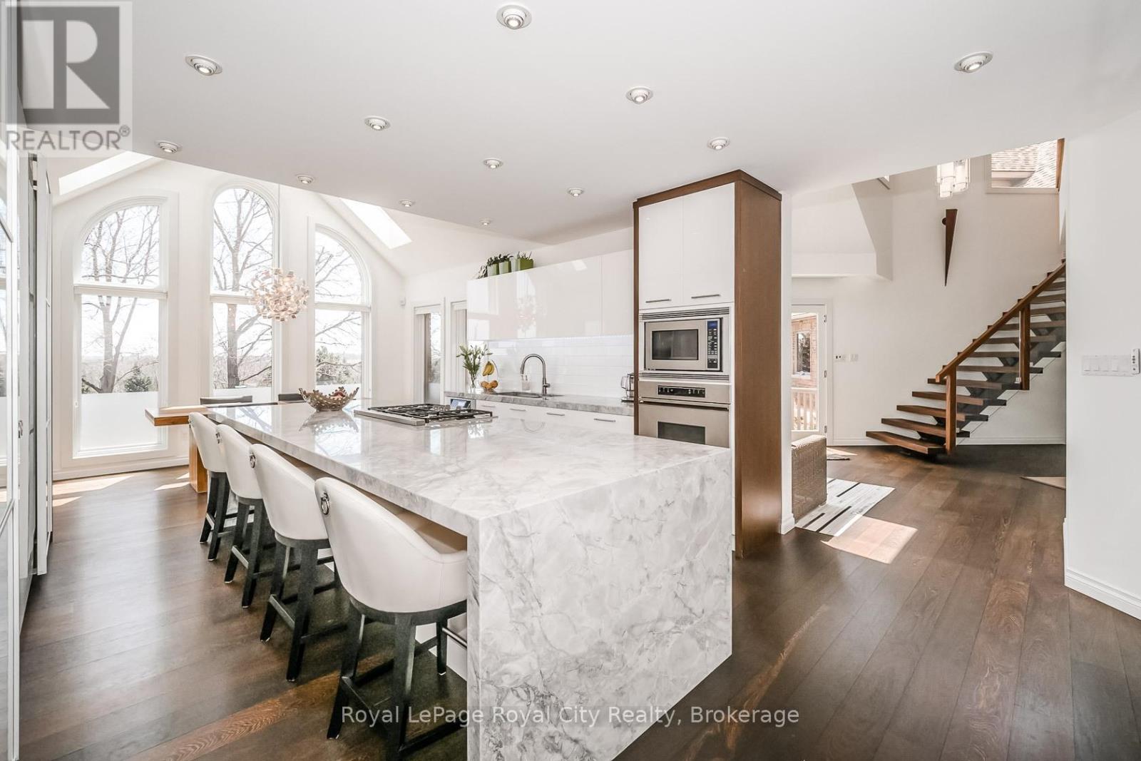 20 Fox Run Drive, Puslinch, Ontario  N0B 2J0 - Photo 7 - X12968154