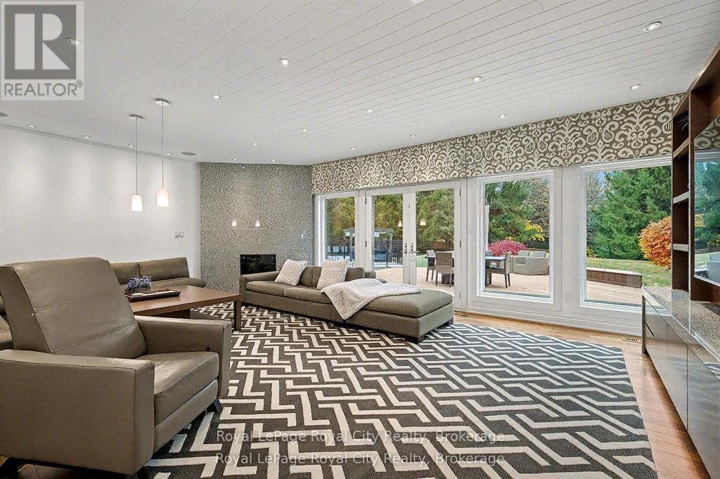 20 Fox Run Drive, Puslinch, Ontario  N0B 2J0 - Photo 9 - X12968154