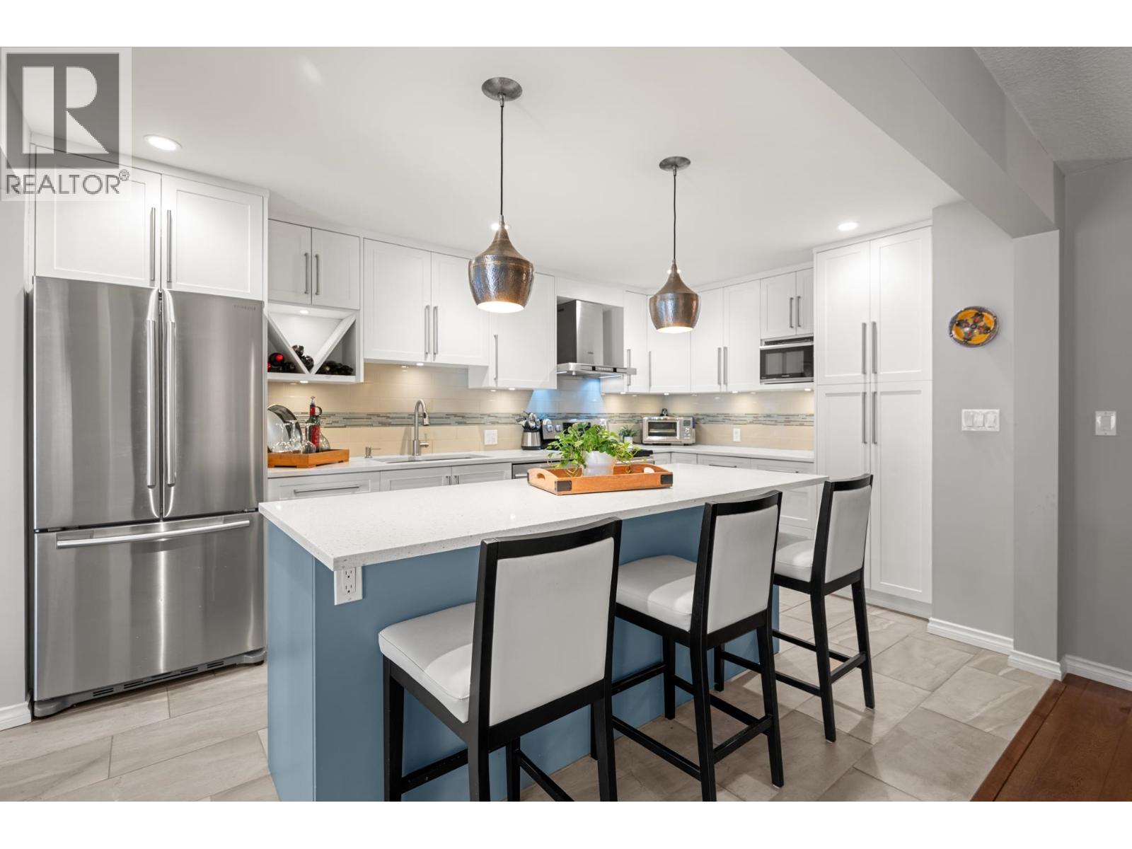 208a 1220 Quayside Drive, New Westminster, British Columbia  V3M 6H1 - Photo 3 - R3107988